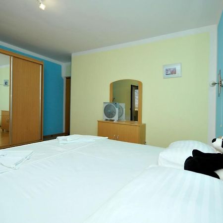 Roso Apartment With Sea View Trogir Ngoại thất bức ảnh