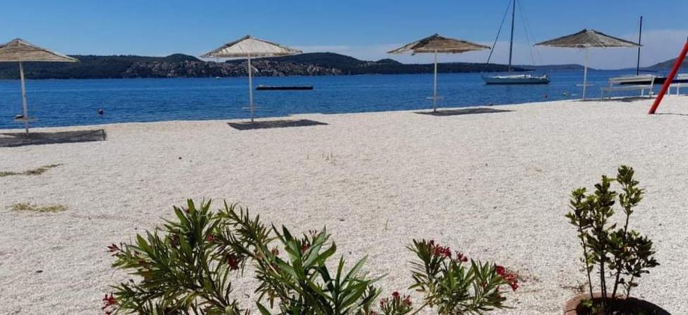 Roso Apartment With Sea View Trogir Ngoại thất bức ảnh