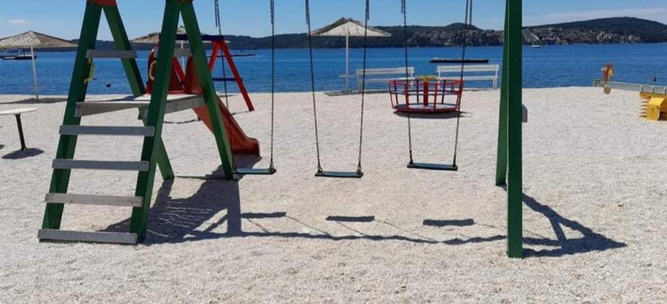 Roso Apartment With Sea View Trogir Ngoại thất bức ảnh