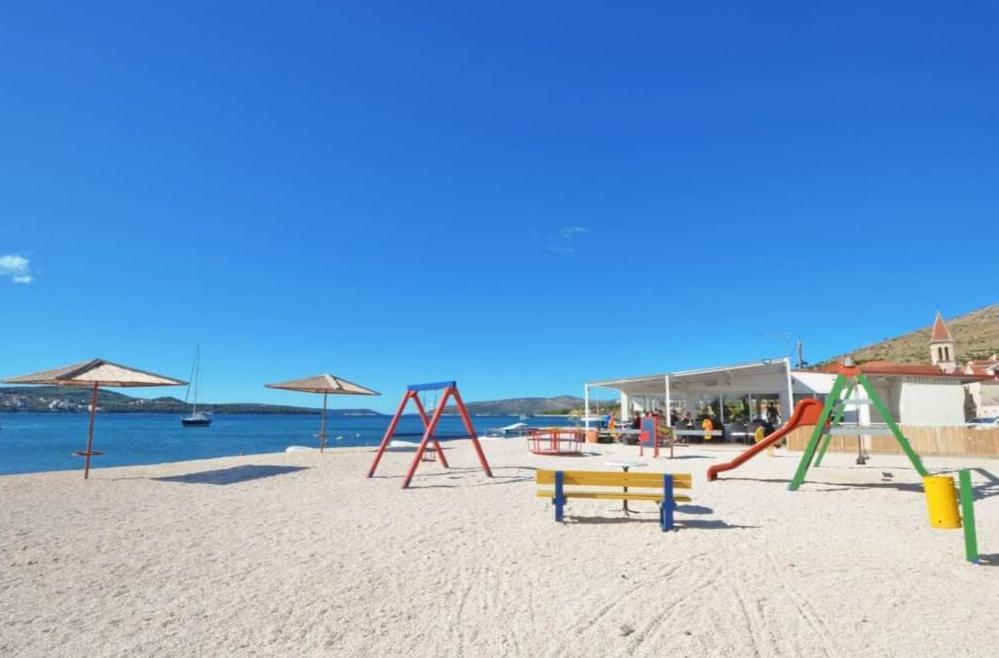 Roso Apartment With Sea View Trogir Ngoại thất bức ảnh